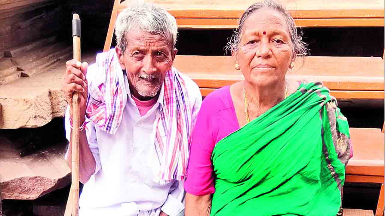 మరణంలోనూ తోడుగా..