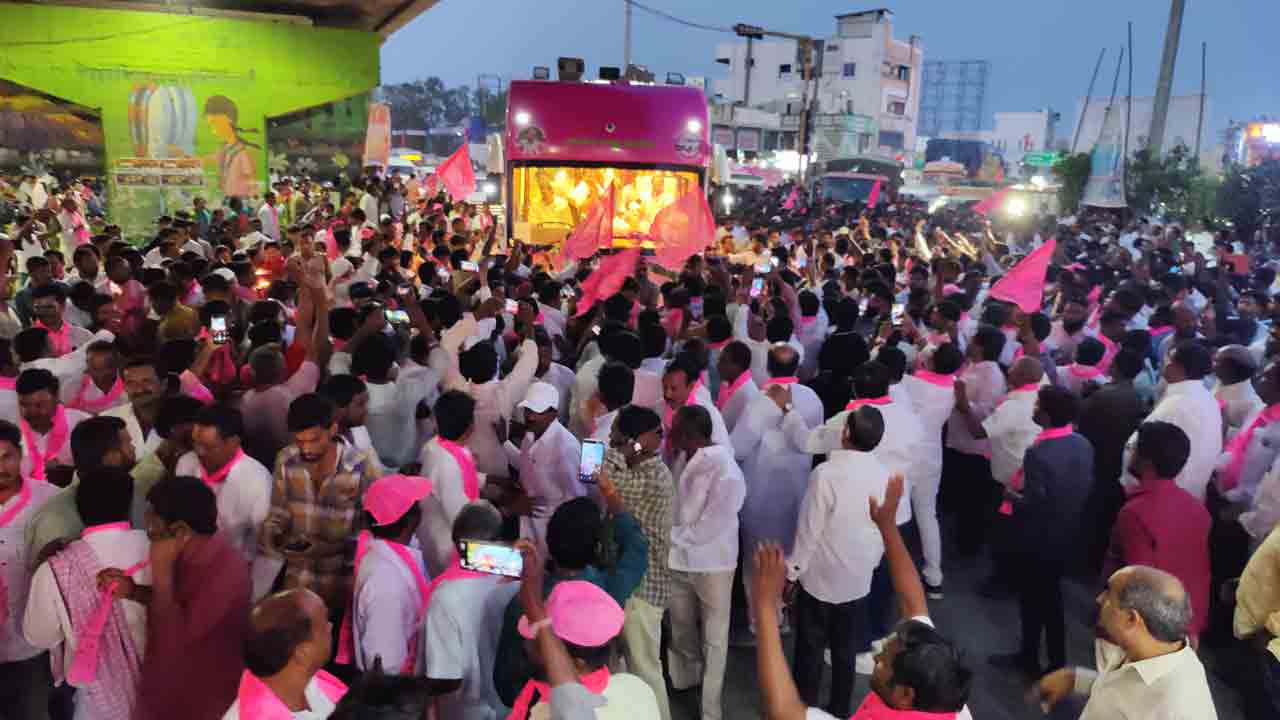 అధినేత వస్తున్నారహో..