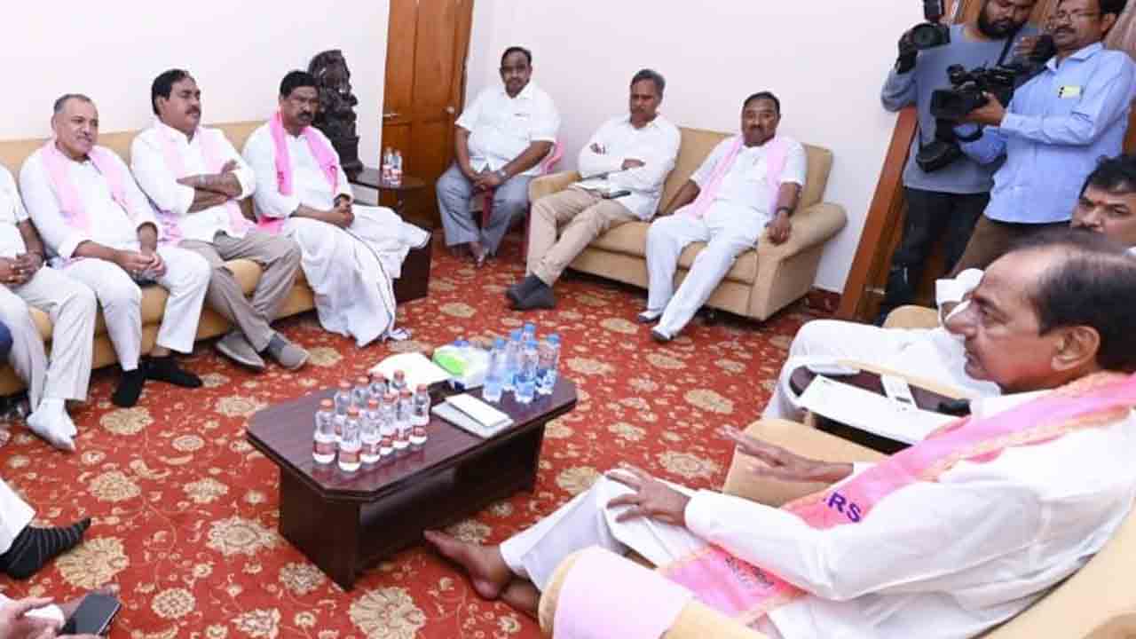 కెప్టెన్ నివాసంలో బస