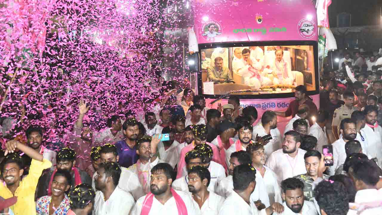 జననేతకు బ్రహ్మరథం