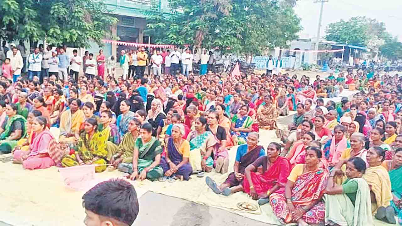 ప్రజలను కష్టాల్లోకి నెట్టిన కాంగ్రెస్‌