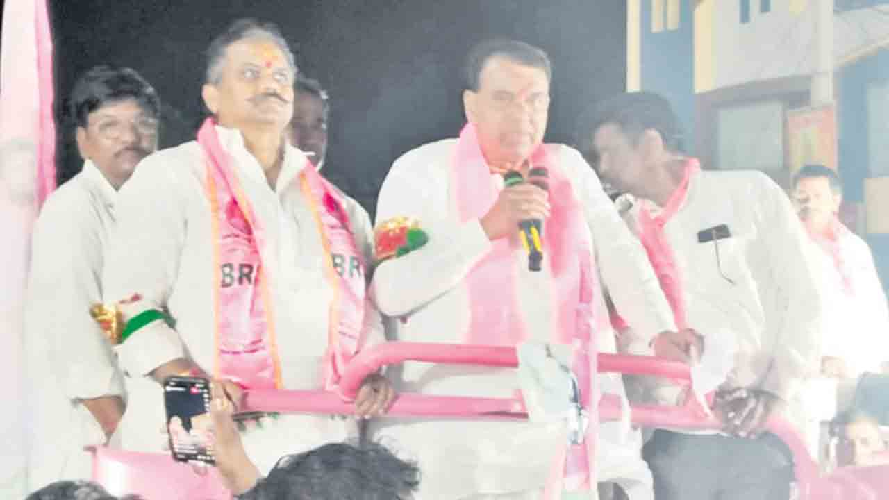 కాంగ్రెస్‌కు ఓట్లడిగే అర్హత లేదు