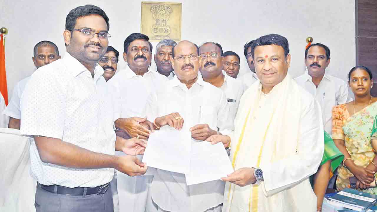 రైతులతో కలిసి ఉద్యమిస్తాం..