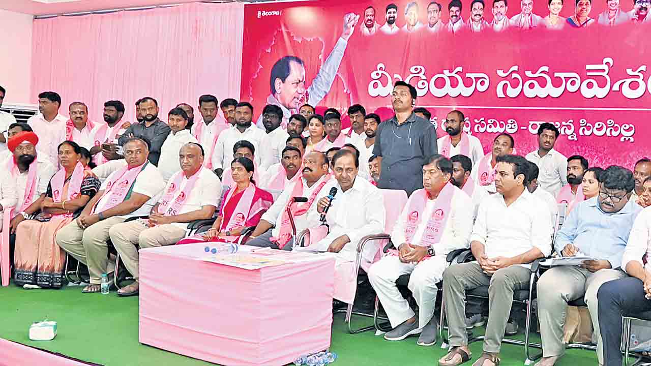 ఎడారిగా మారిన సజీవ జలధారలు