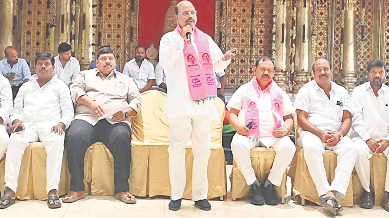 కాంగ్రెస్‌ బీజేపీలకు ఓట్లడిగే హక్కులేదు