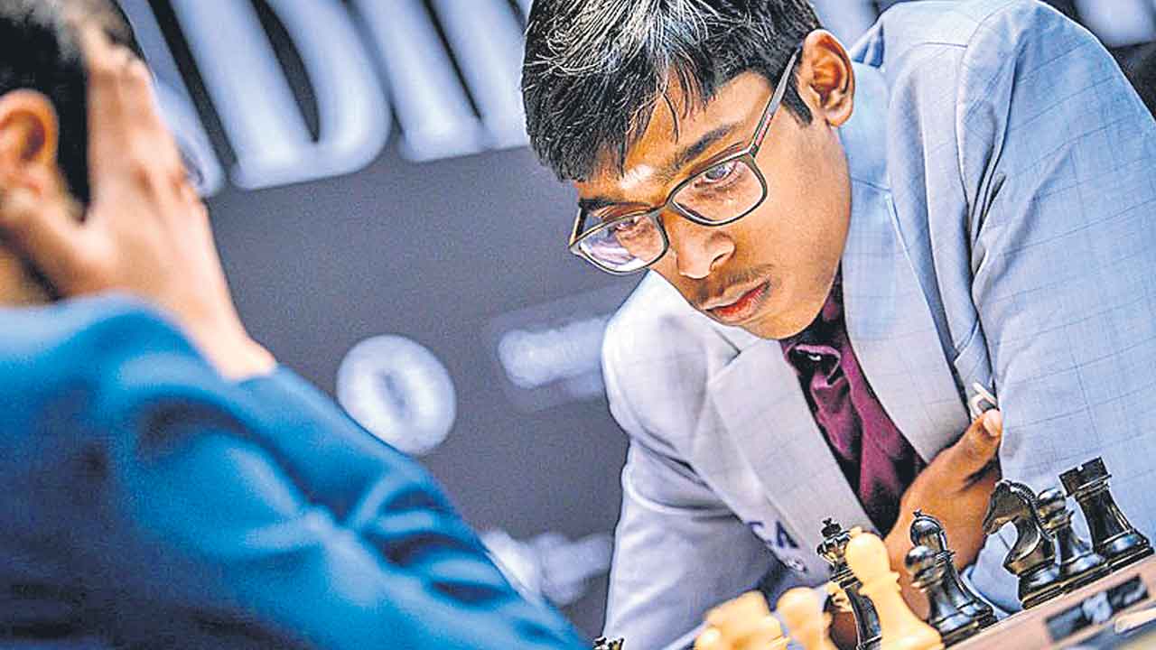 Praggnanandhaa | క్యాండిడేట్స్‌ చెస్‌ టోర్నీ.. విదిత్‌కు ప్రజ్ఞానంద్‌ చెక్‌