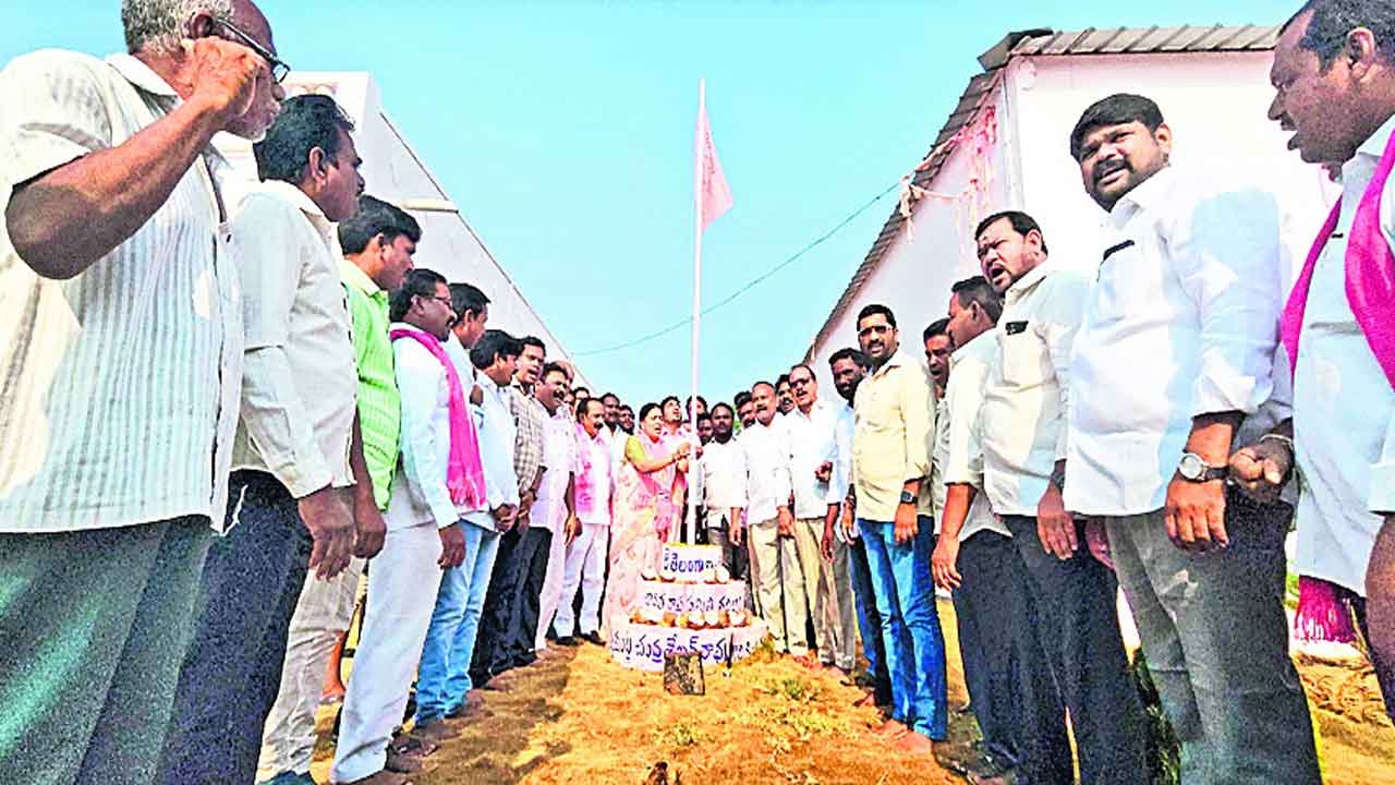 హామీలకే కాంగ్రెస్‌ పరిమితం