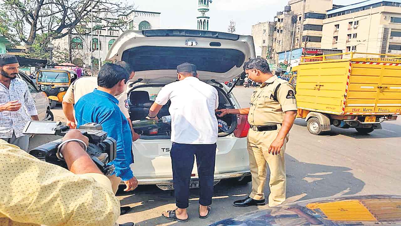 ముమ్మరంగా తనిఖీలు