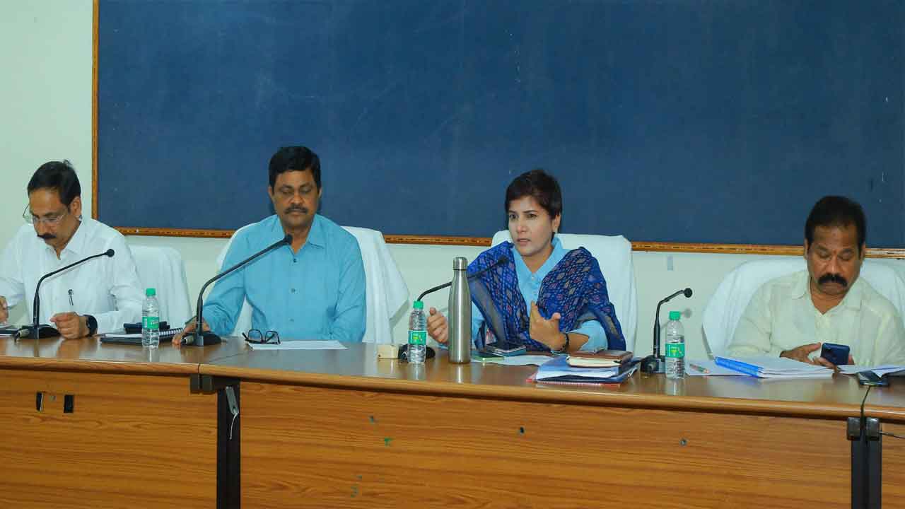 ఈవీఎంల మొదటి ర్యాండమైజేషన్‌ పూర్తి