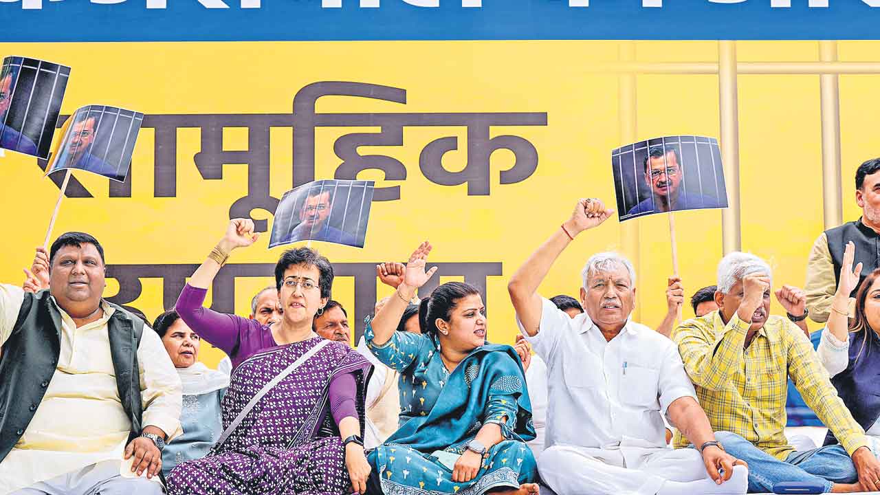 Atishi Marlena | నడ్డాను విచారించరా?.. ఈడీ, సీబీఐ ఎందుకు నోరుమెదపడం లేదు: ఆప్‌ నేత ఆతిశీ