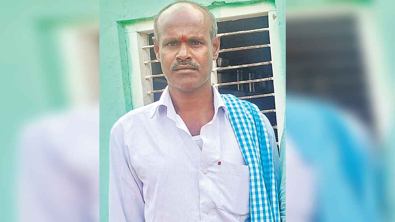 కరెంట్‌ కాటుకు మరో రైతు బలి