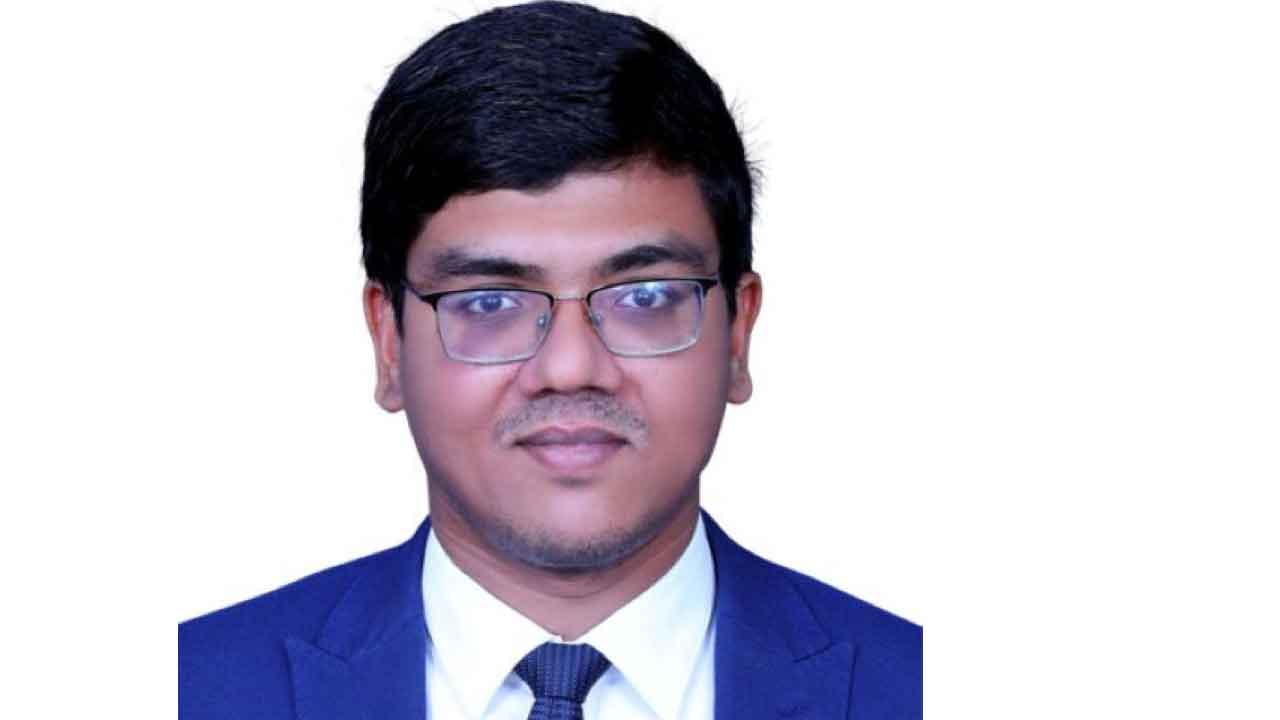 సివిల్స్‌లో మెరిసిన అల్వాల యువకుడు