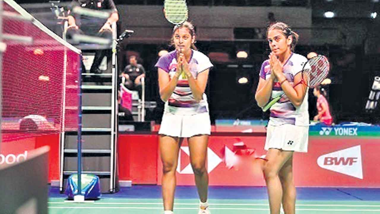 మెయిన్‌ డ్రాకు అర్హత సాధించిన మాళవిక, పాండా సిస్టర్స్‌