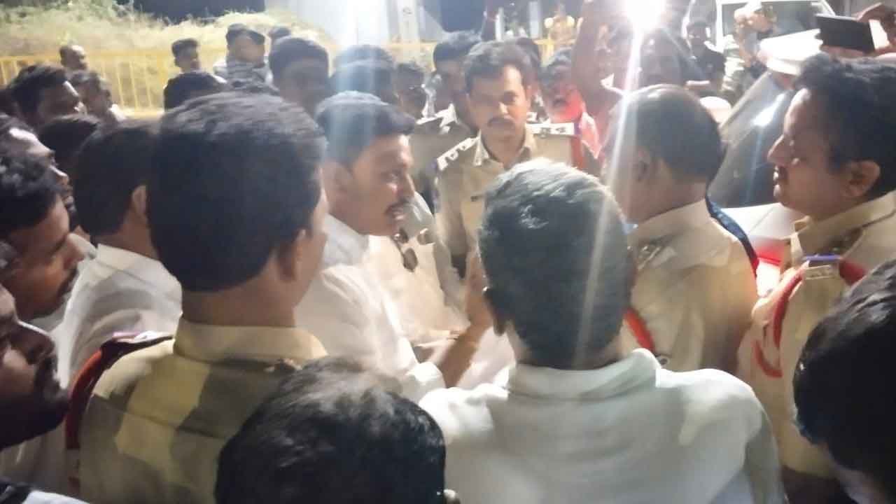 మాజీ ఎమ్మెల్యే నోముల భగత్‌ నివాస గృహం సీజ్‌