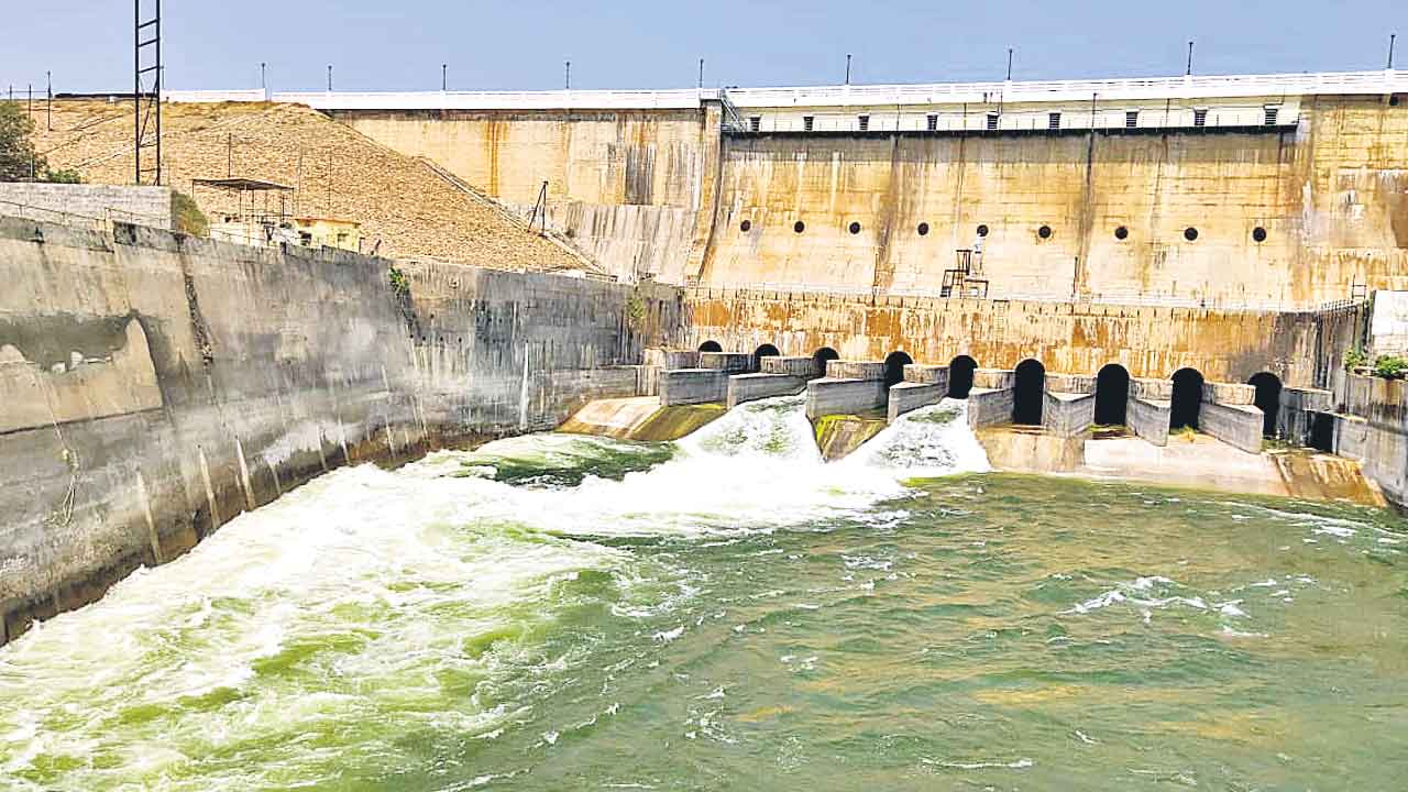 సాగర్‌ కుడి కాల్వకు నీటి విడుదల