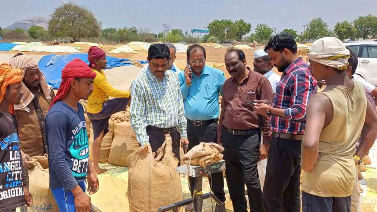 త్వరగా ధాన్యం కొనుగోళ్లు పూర్తి చేయాలి