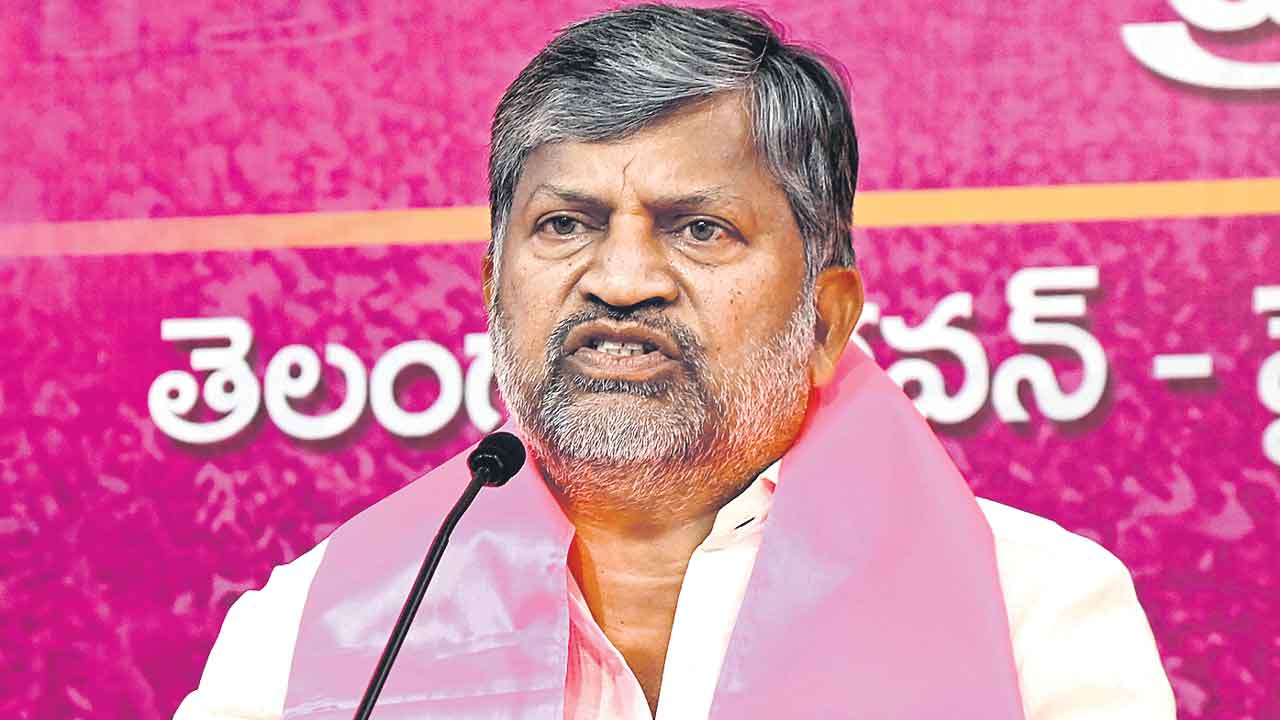 నేతన్నల ఆత్మహత్యలు కాంగ్రెస్‌ హత్యలే