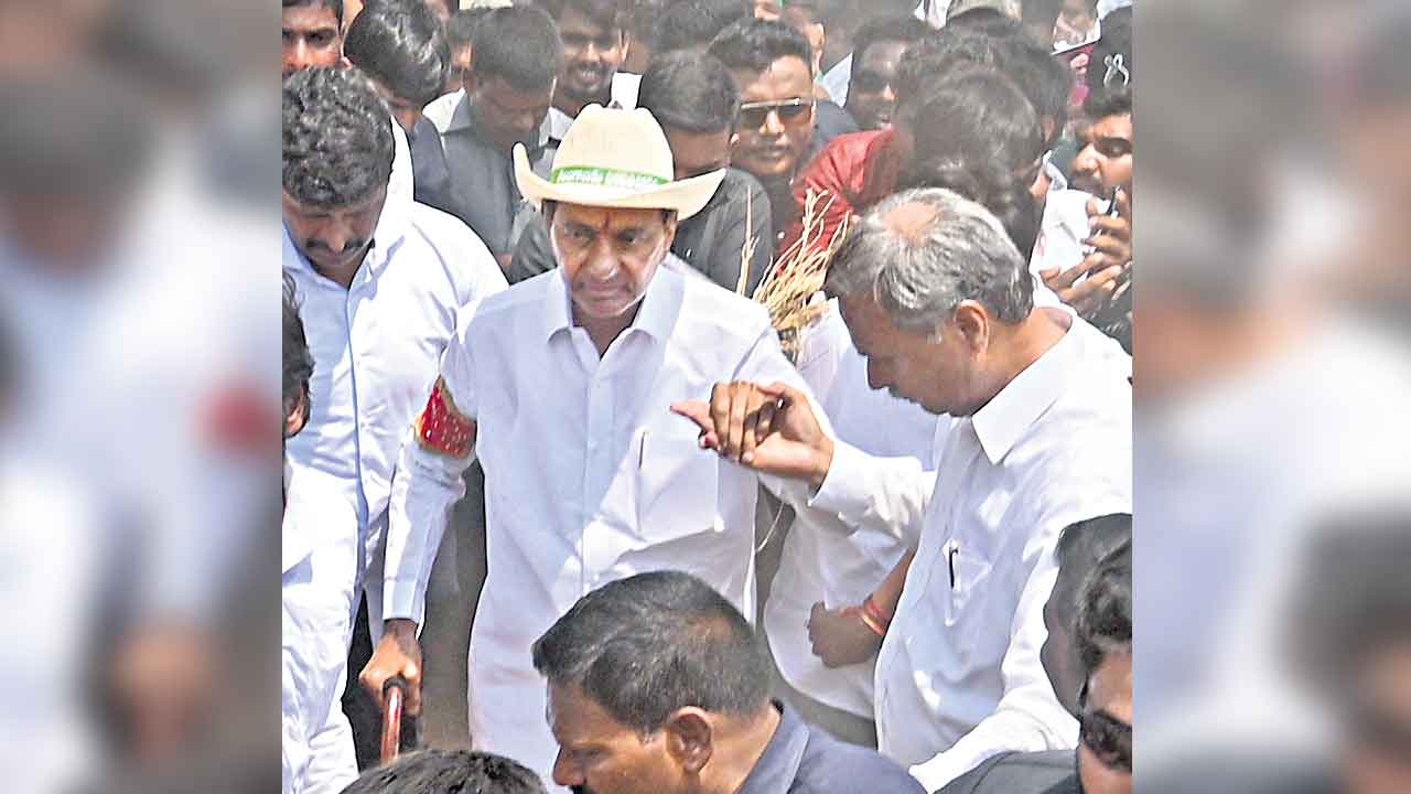 KCR | ఎకరాకు 25 వేలు ఇవ్వాల్సిందే.. వందకు 100% పరిహారం కక్కిస్తాం: బీఆర్‌ఎస్‌ అధినేత