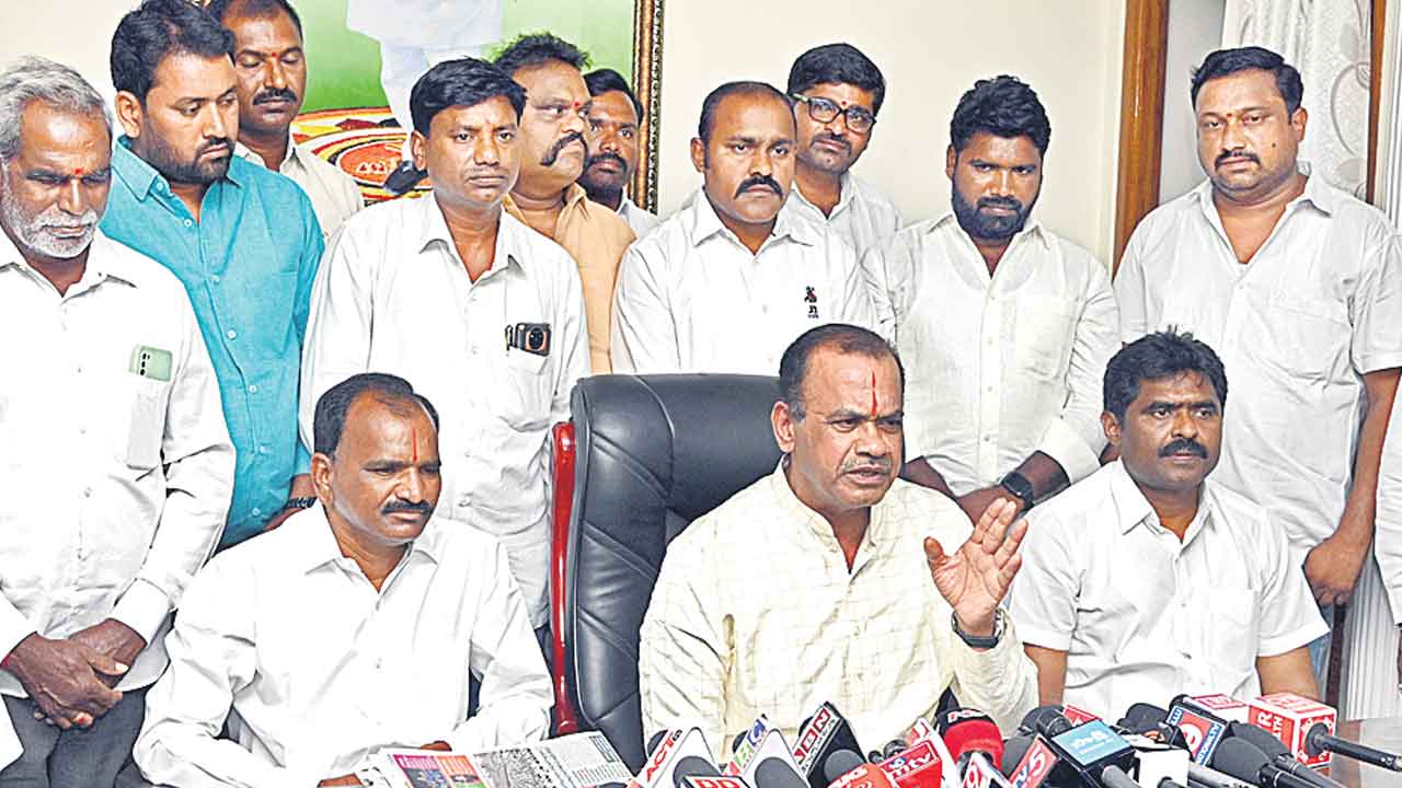 కాంగ్రెస్‌ను టచ్‌ చేస్తే..బీఆర్‌ఎస్‌ పునాదులు లేకుండా చేస్తా