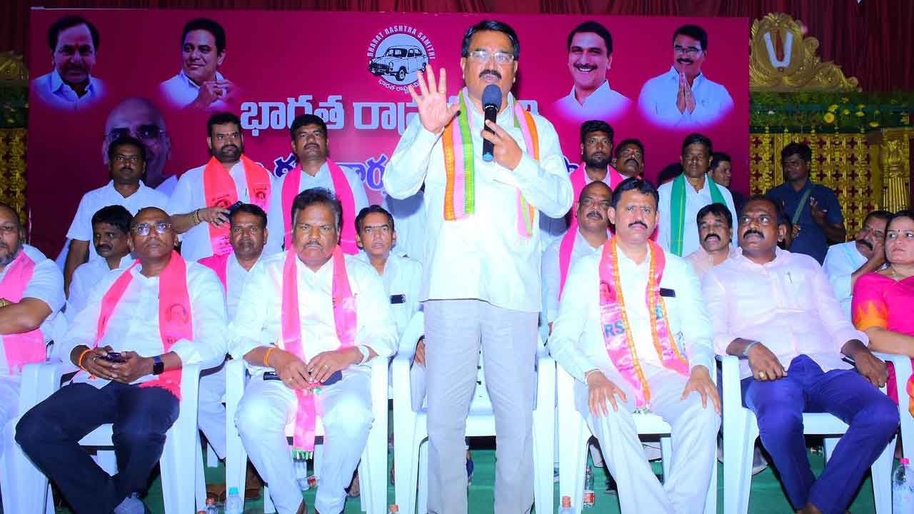 పనితీరును బేరీజు వేసుకోండి