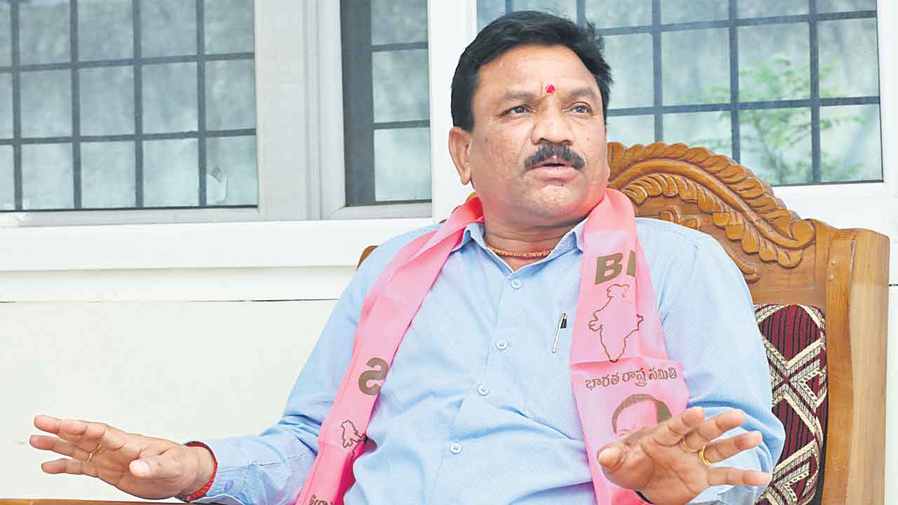 గిరిజన యూనివర్సిటీ సాధిస్తా