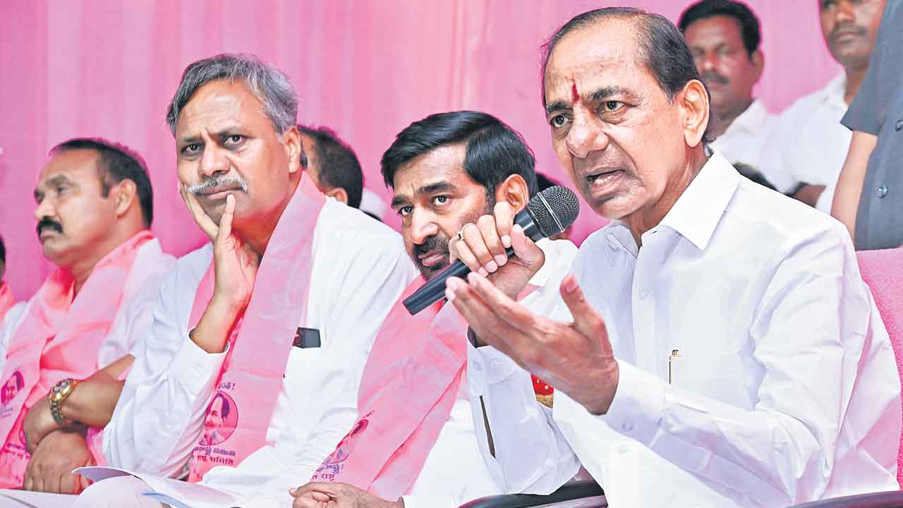 KCR | కరెంటు వాడుకునే తెలివిలేదు.. అసెంబ్లీలో మగాళ్లలెక్క ఉపన్యాసాలు