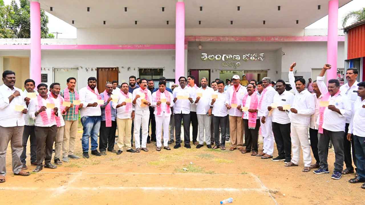 హామీలను వెంటనే అమలు చేయాలి