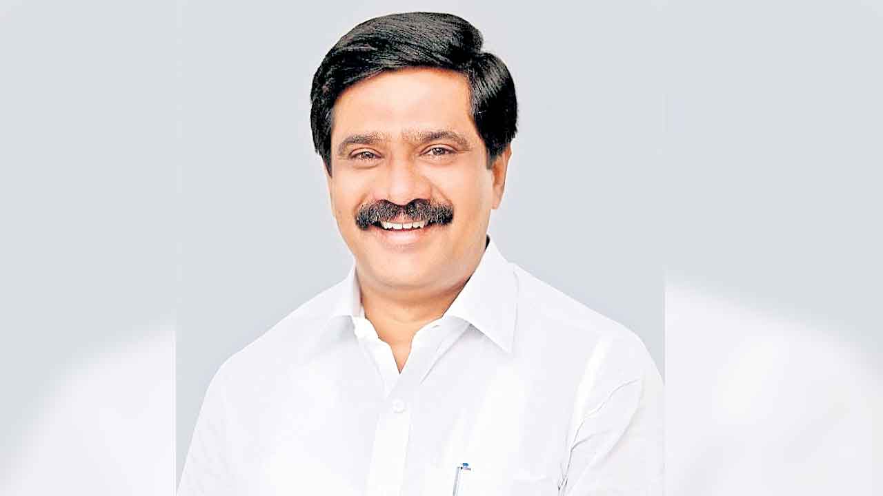 లక్ష్మీ కెనాల్‌కు నీళ్లివ్వండి