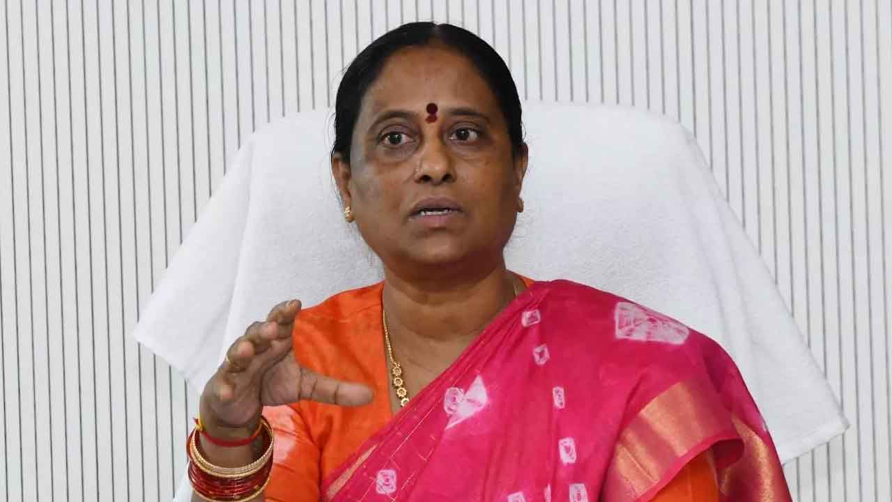 కొండా సురేఖపై చర్యలకు ఈసీని ఆదేశించండి