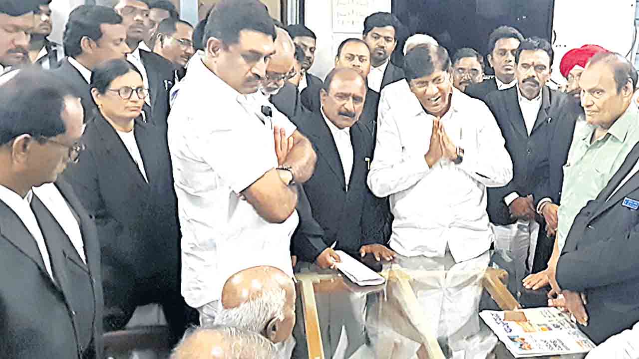 రాజకీయాలకు అతీతంగా మద్దతివ్వండి