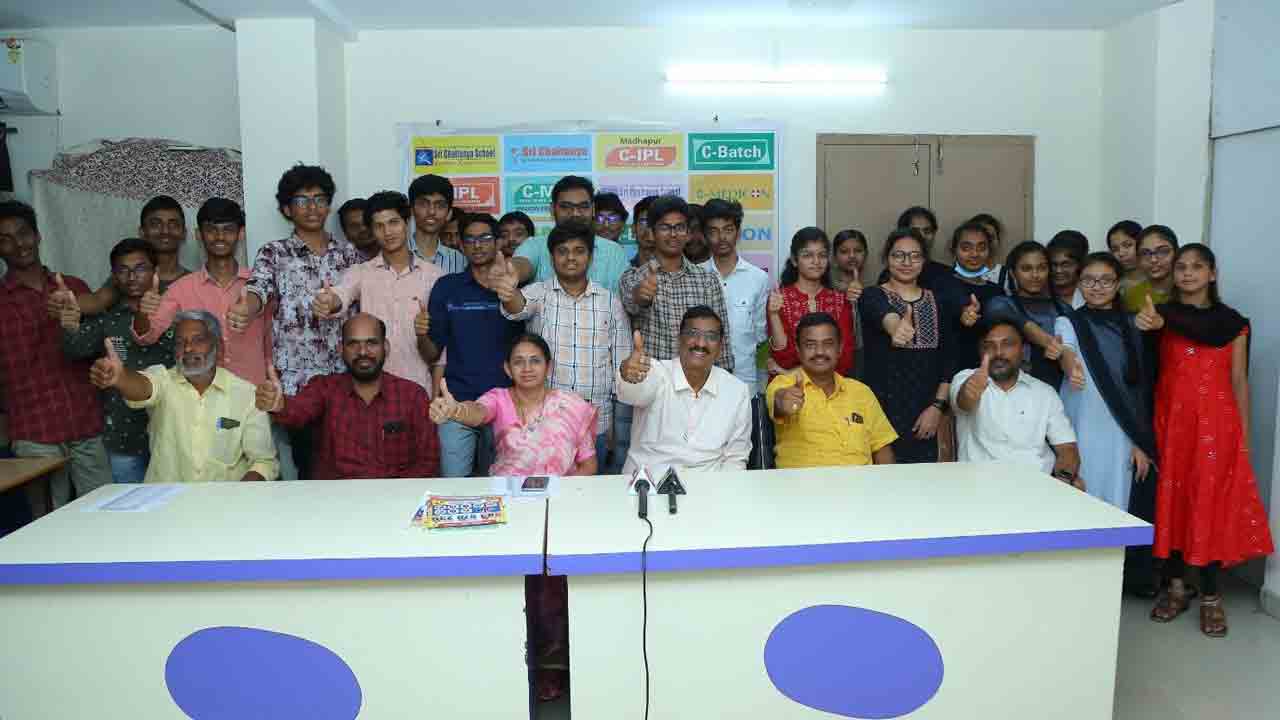 జేఈఈ మెయిన్స్‌లో ప్రైవేట్‌ కళాశాల సత్తా