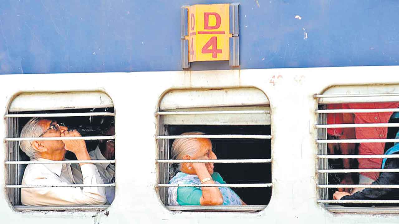 రాయితీ ఎత్తివేతతో రైల్వేకు కాసుల పంట