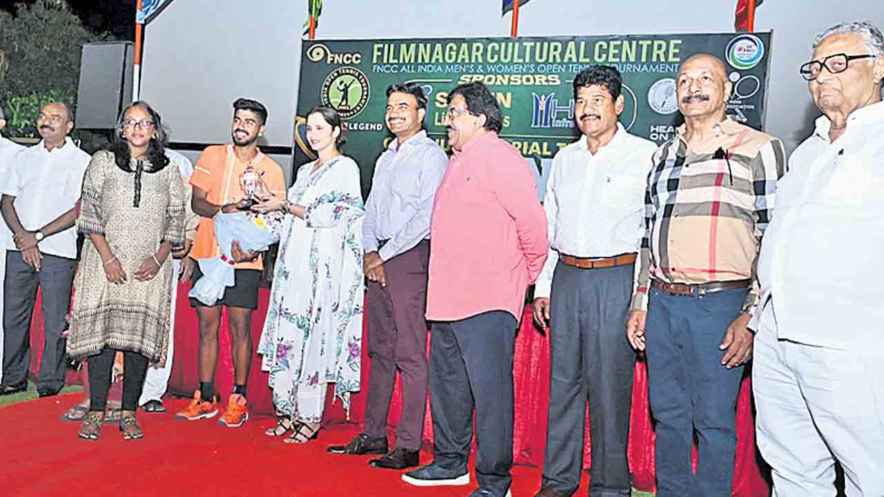 CV Anand | స్పాన్సర్ల మద్దతు ఉంటే.. అద్భుత క్రీడాకారులు వెలుగులోకి: సీవీ ఆనంద్‌