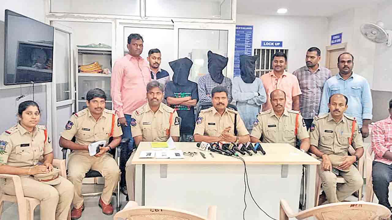 నిద్రిస్తున్న వ్యక్తులే టార్గెట్‌