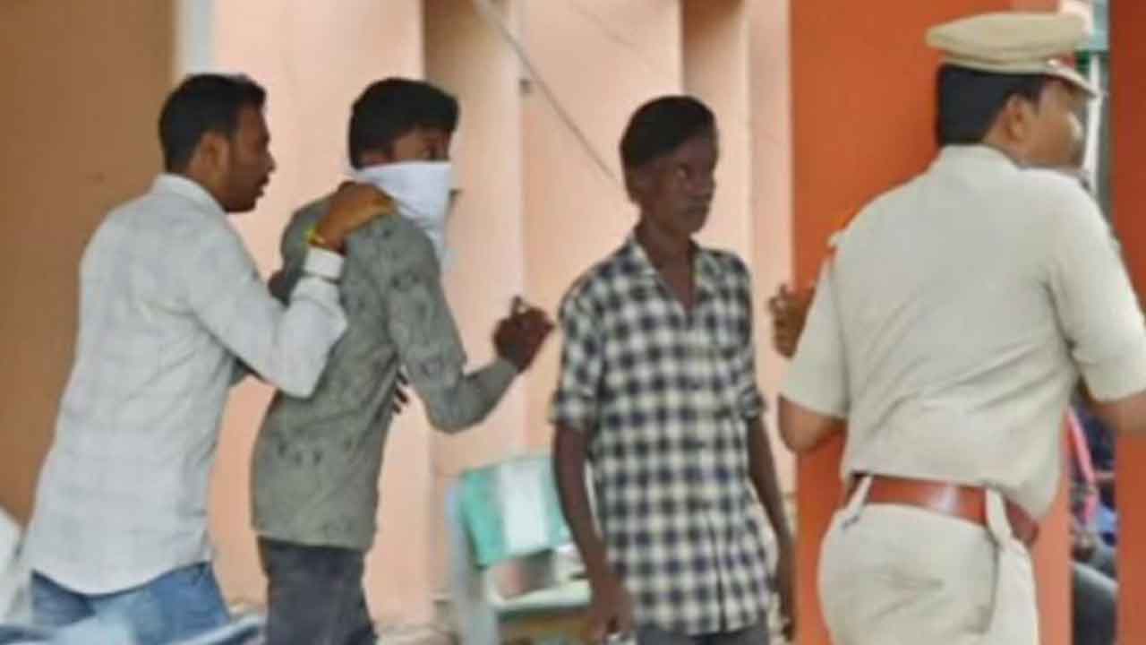 సీఎం జగన్‌పై దాడి కేసులో నిందితుడికి రిమాండ్‌