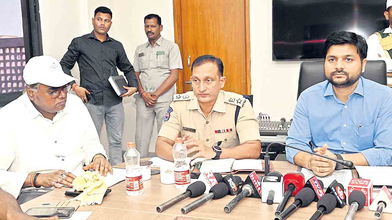 పార్లమెంట్‌ ఎన్నికలకు పకడ్బందీగా ఏర్పాట్లు