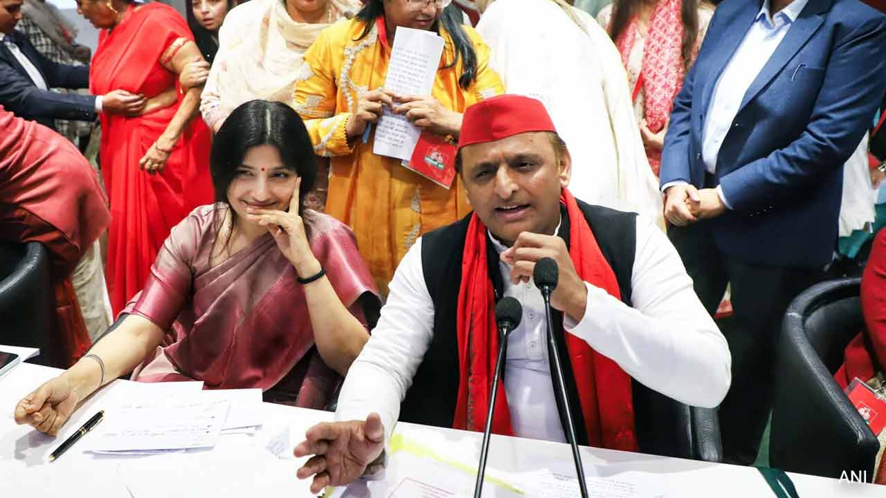 Assets | అఖిలేష్‌ యాదవ్‌కు రూ.54 లక్షలు రుణపడి ఉన్న డింపుల్‌ యాదవ్‌..!