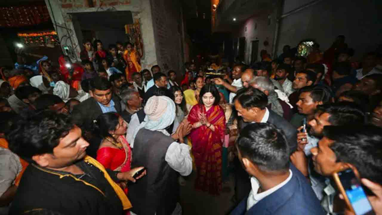 Akhilesh Yadav’s Daughter Aditi | అఖిలేష్‌ రాజకీయ వారసురాలు అదితి?.. డింపుల్‌తో కలిసి పెద్ద కుమార్తె ప్రచారం