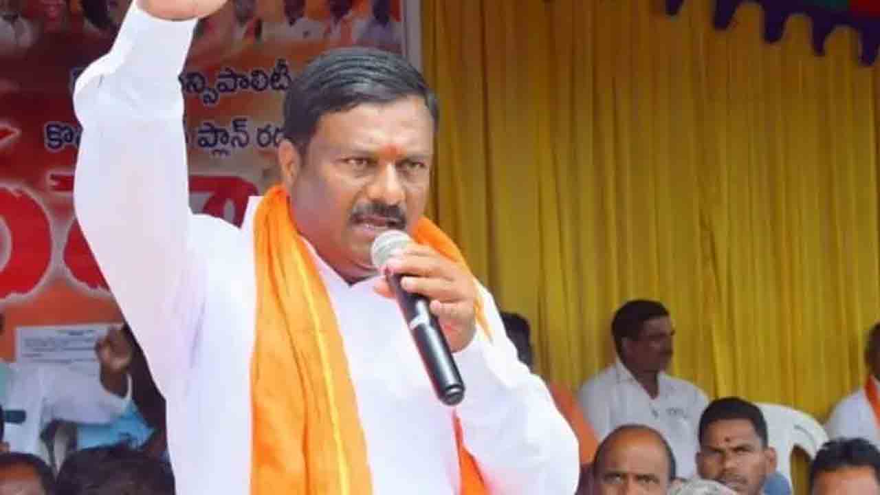 ఉత్తమ్‌.. అవినీతిపై సమాధానమేది ?