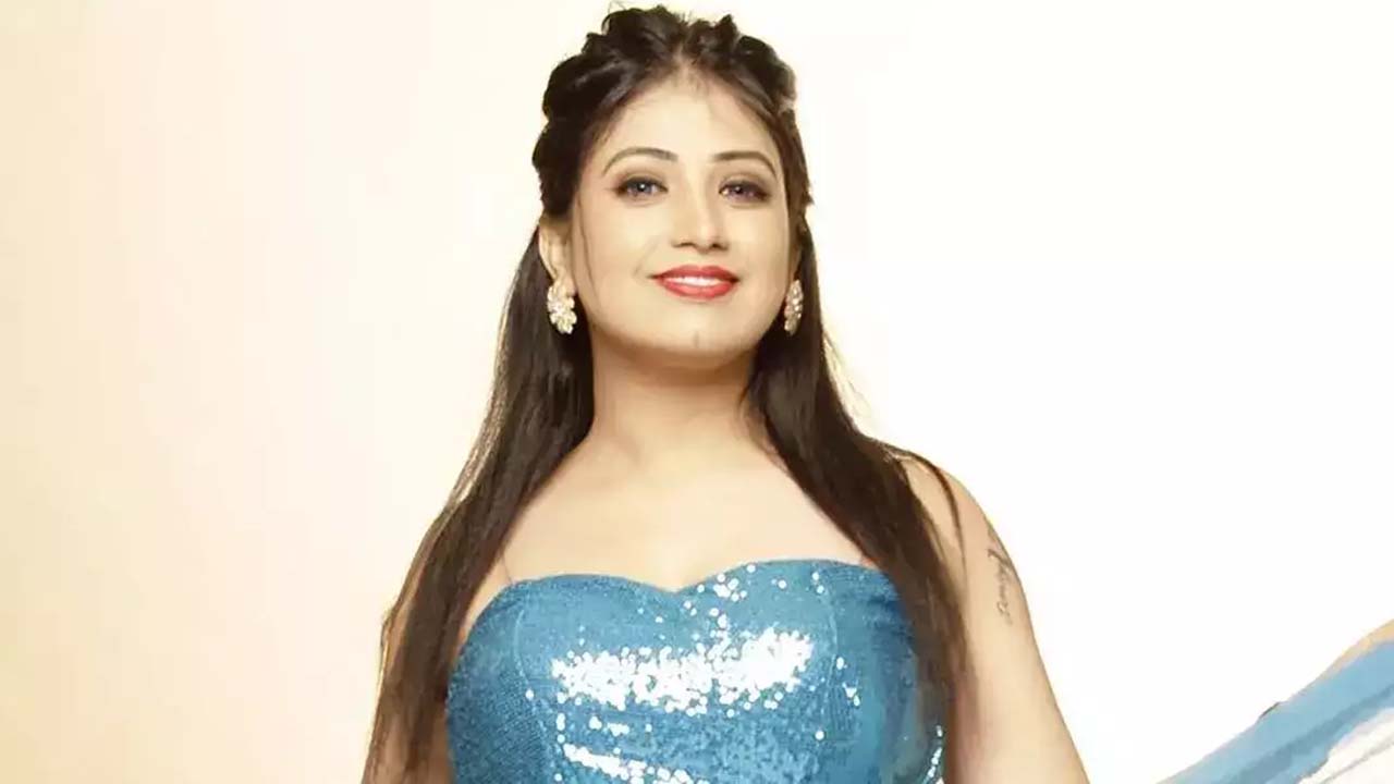 Amrita Pandey | చిత్ర పరిశ్రమలో విషాదం.. ఉరి వేసుకొని నటి ఆత్మహత్య..!