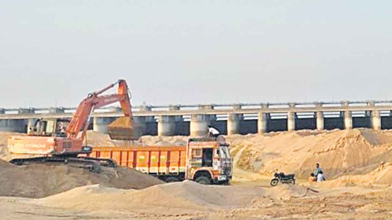 అన్నారం బరాజ్‌లో టెస్టింగ్‌ పనులు