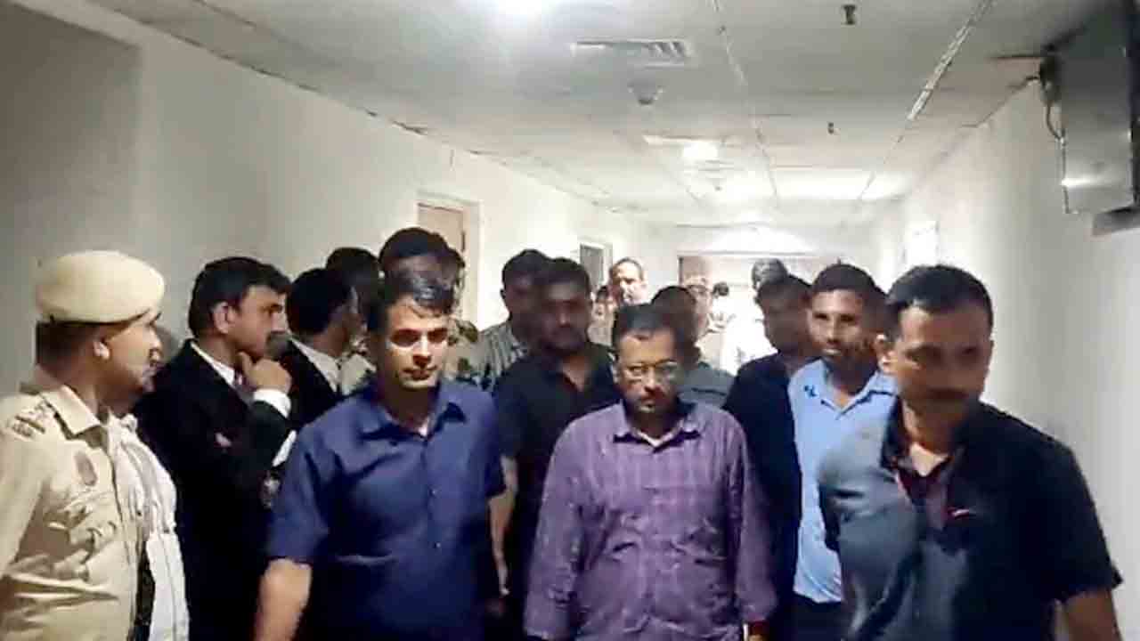 Supreme court | సుప్రీంకోర్టులో కేజ్రీవాల్‌కు చుక్కెదురు.. ఇక సోమవారమే కేజ్రీ పిటిషన్‌పై విచారణ..!