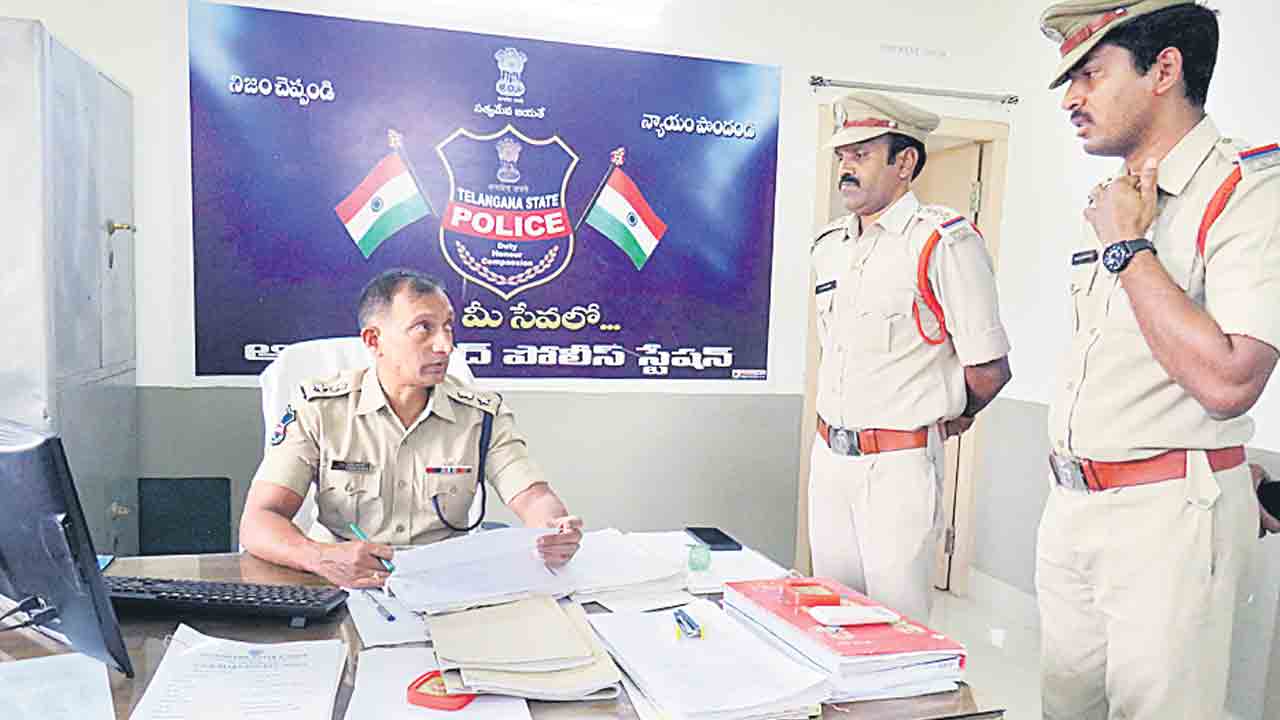 ఫిర్యాదులన్నీ ఆన్‌లైన్‌లో నమోదవ్వాలి