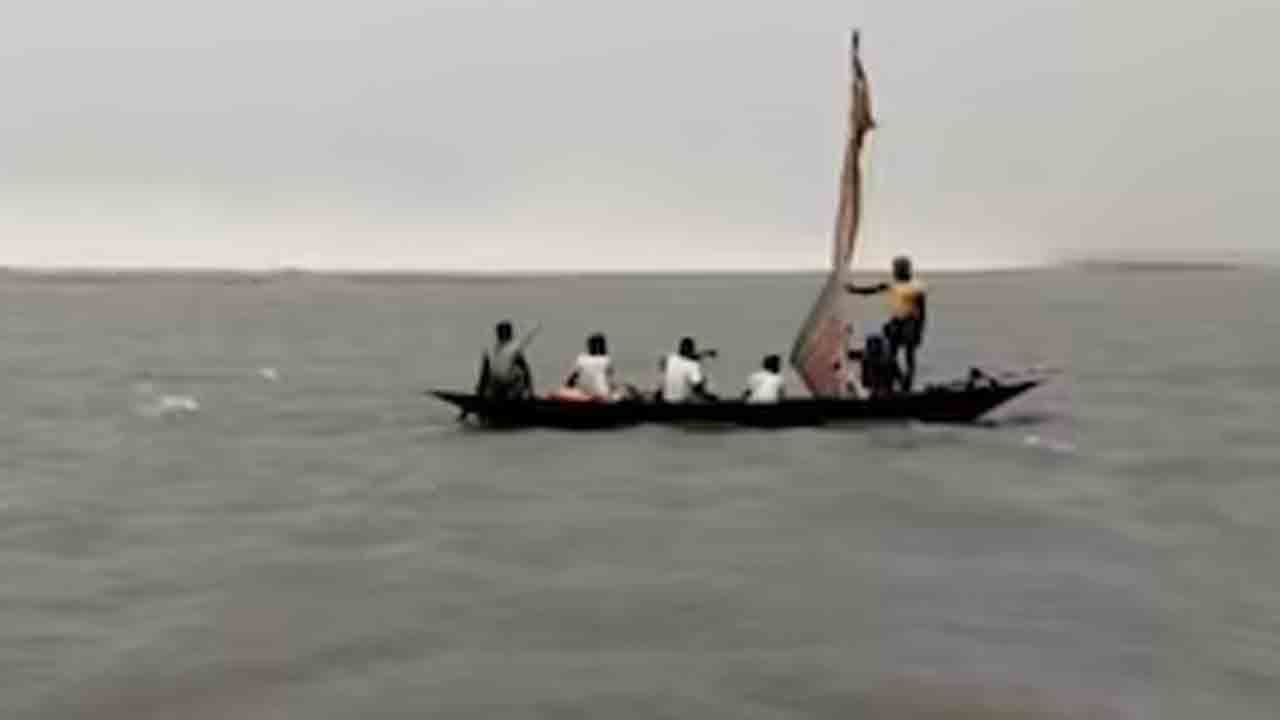 Heavy Storm | బలమైన తుఫాను కారణంగా పడవబోల్తా.. ఇద్దరు చిన్నారులు సహా ముగ్గురు మృతి