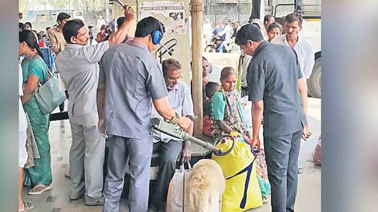 వికారాబాద్‌లో బీడీ టీమ్‌ తనిఖీలు