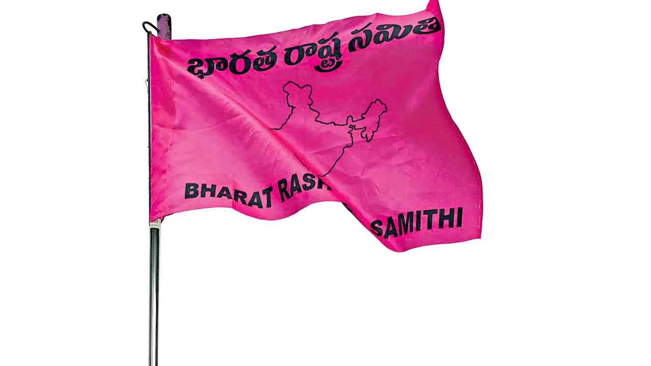 టార్గెట్‌.. హ్యాట్రిక్‌