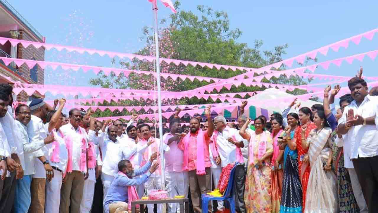 కాంగ్రెస్‌ పాలనలో అన్నీ కష్టాలే..