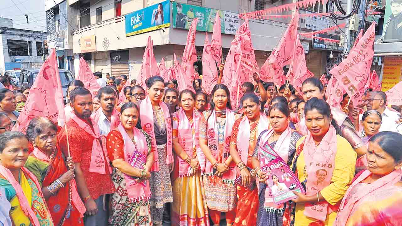 అన్ని వర్గాలకు సంక్షేమ పథకాలు