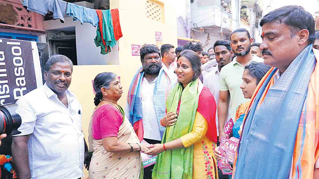 Niveditha | ఆరు గ్యారెంటీలతో కాంగ్రెస్‌ మోసం: బీఆర్‌ఎస్‌ ఎమ్మెల్యే అభ్యర్థి నివేదిత