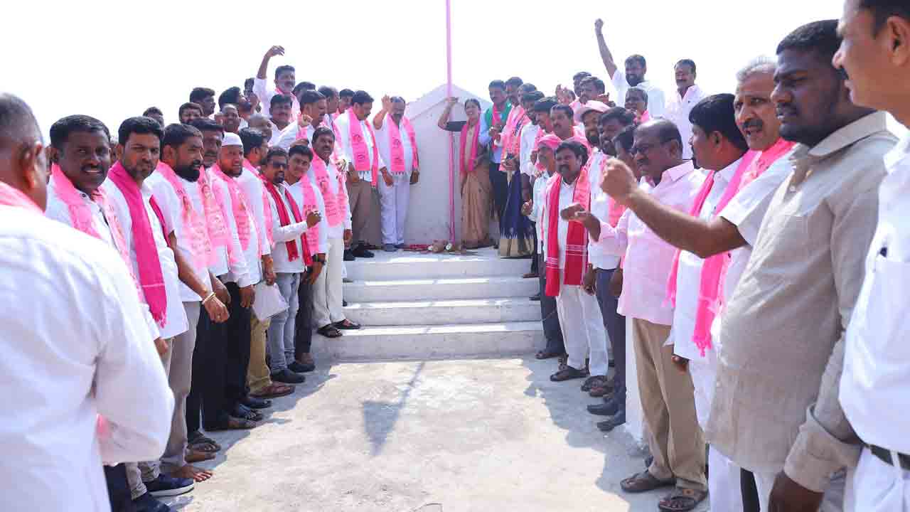 ప్రజలకు అండగా గులాబీ జెండా